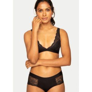 NWOT Naja Adriana Lace Plunge Bralette